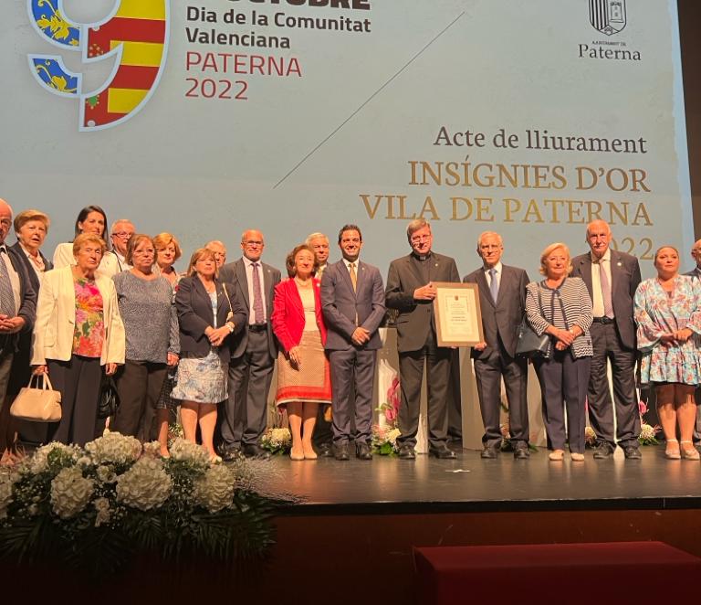 Celebración del Acto Institucional de entrega de Insignias de Oro de la Villa de Paterna en el Gran Teatro Antonio Ferrandis en 2022